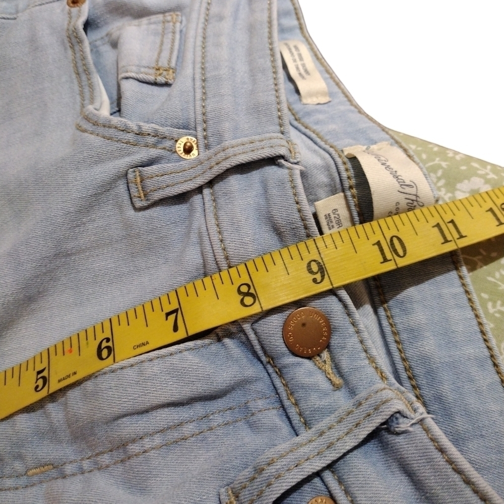 UNIVERSAL Thread Jeans - Picture 4 of 5